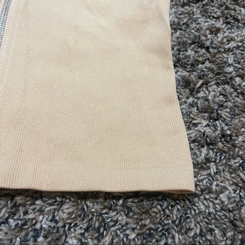 Zipper Tank - Picture 2 of 6